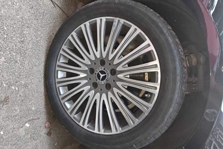Used Mercedes-Benz E-Class 2022 E 260 L Right Front Wheel Hub