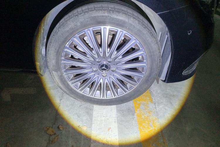 Used Mercedes-Benz E-Class 2022 Revised Version E 300 L Fashion Edition Right Front Wheel Hub