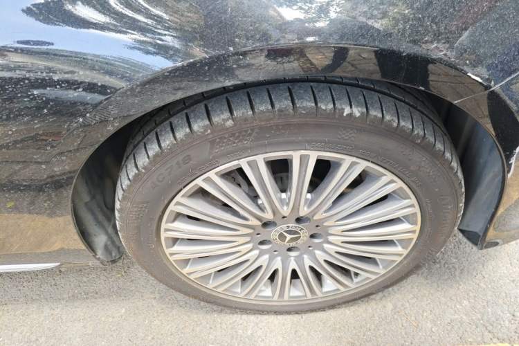Used Mercedes-Benz E-Class 2022 Updated E 300 L Stylish Edition Right Front Wheel Hub