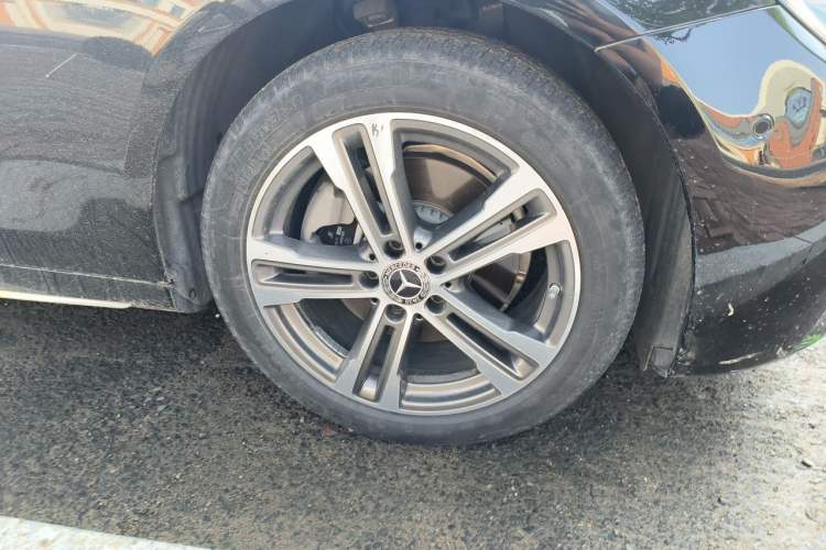 Used Mercedes-Benz E-Class 2022 E 260 L Sport Edition Right Front Wheel Hub