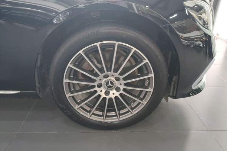 Used Mercedes-Benz E-Class 2022 E 260 L Right Front Wheel Hub