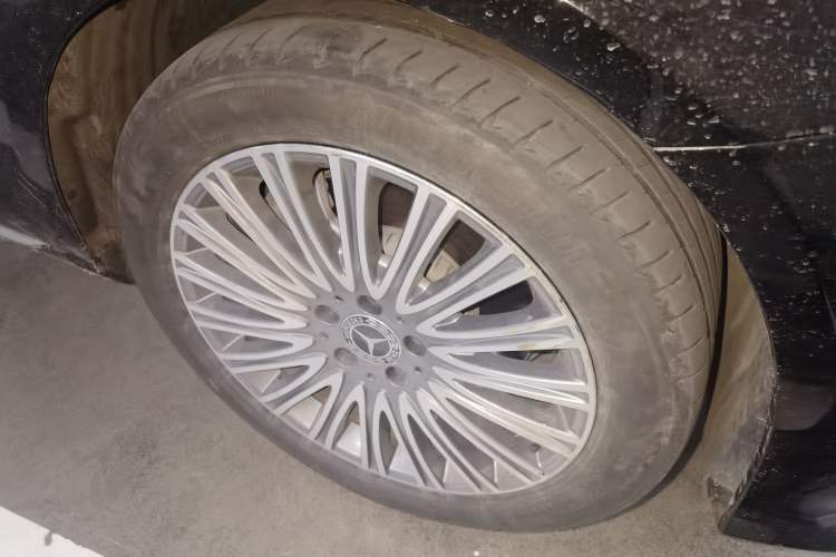 Used Mercedes-Benz E-Class 2022 Revised Version E 300 L Luxury Edition Right Front Wheel Hub