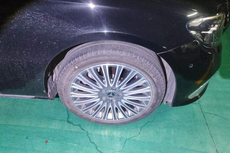 Used Mercedes-Benz E-Class 2022 Updated E 300 L Stylish Edition Right Front Wheel Hub