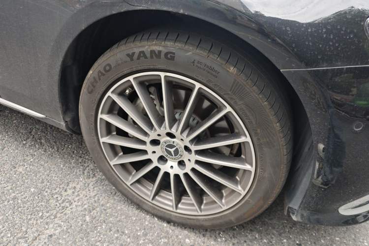 Used Mercedes-Benz E-Class 2022 E 260 L Right Front Wheel Hub