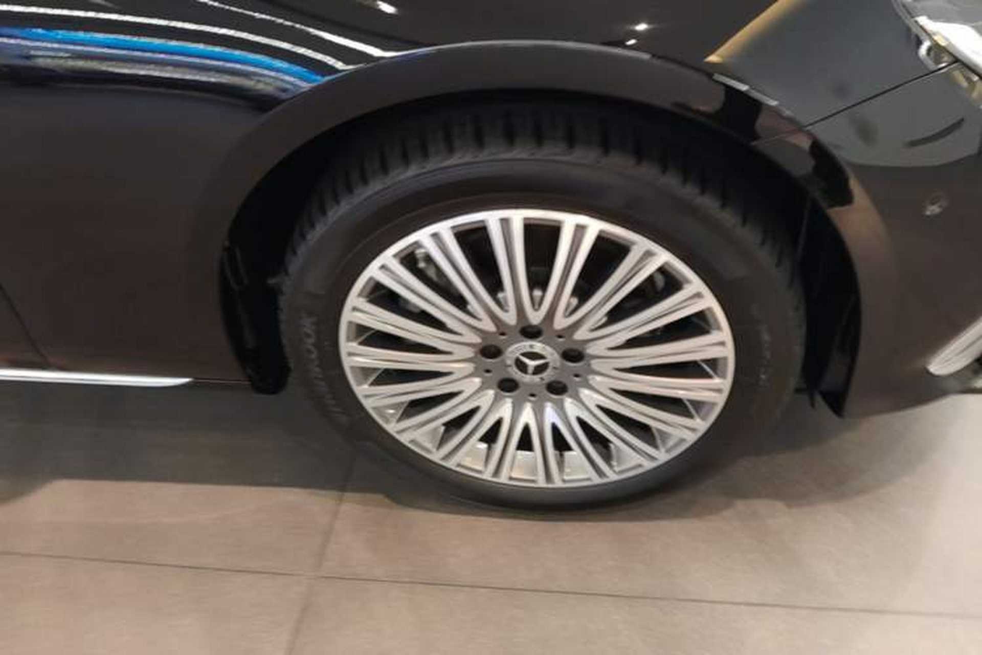 Used Mercedes-Benz E-Class 2022 Updated E 300 L Luxury Edition Right Front Wheel Hub