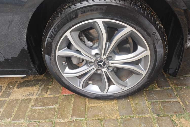 Used Mercedes-Benz E-Class 2022 Revised Version E 300 L Sport Luxury Edition Right Front Wheel Hub