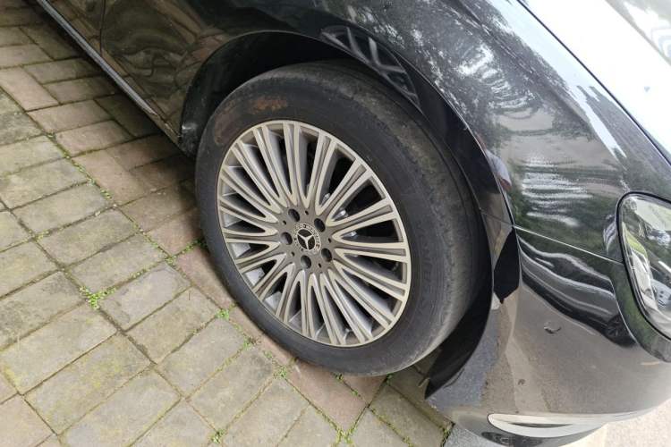 Used Mercedes-Benz E-Class 2022 Revised Version E 300 L Luxury Edition Right Front Wheel Hub