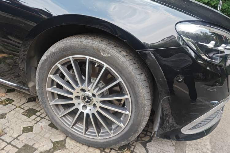 Used Mercedes-Benz E-Class 2022 E 260 L Right Front Wheel Hub