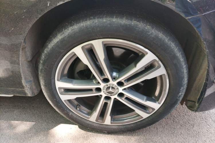Used Mercedes-Benz E-Class 2022 Second Facelift E 260 L Sport Edition Right Front Wheel Hub