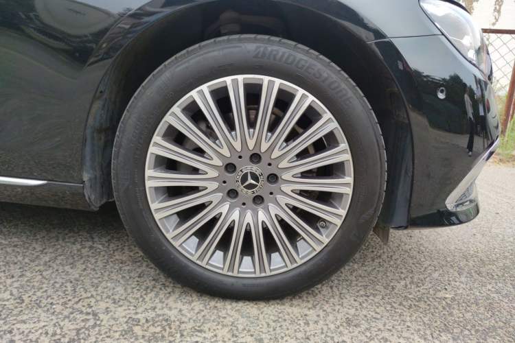 Used Mercedes-Benz E-Class 2022 Updated E 260 L Right Front Wheel Hub