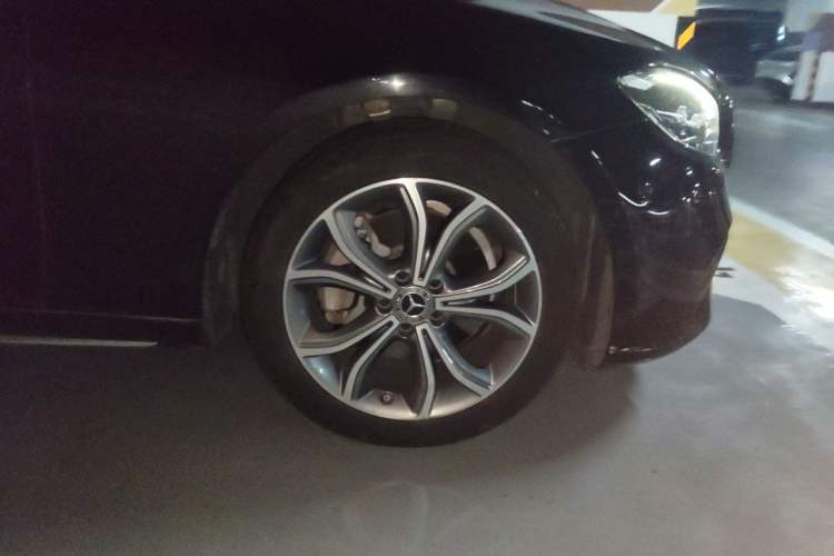 Used Mercedes-Benz E-Class 2022 Revised E 300 L Sport Luxury Edition Right Front Wheel Hub