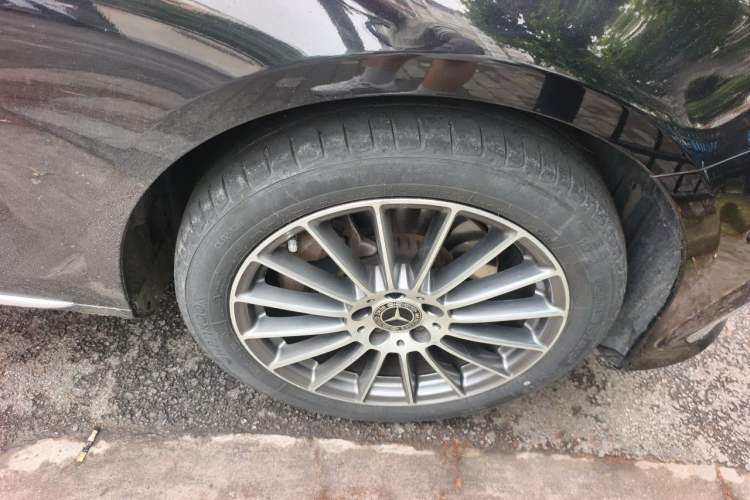 Used Mercedes-Benz E-Class 2022 E 260 L Right Front Wheel Hub