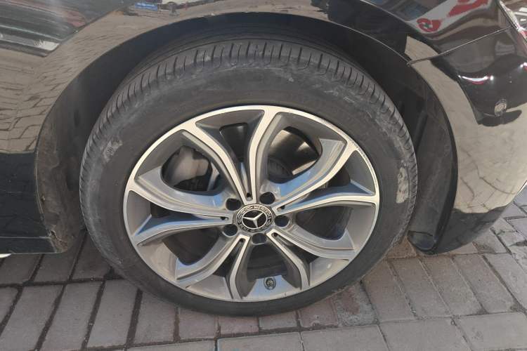 Used Mercedes-Benz E-Class 2022 Revised E 300 L Sporty and Stylish Edition Right Front Wheel Hub