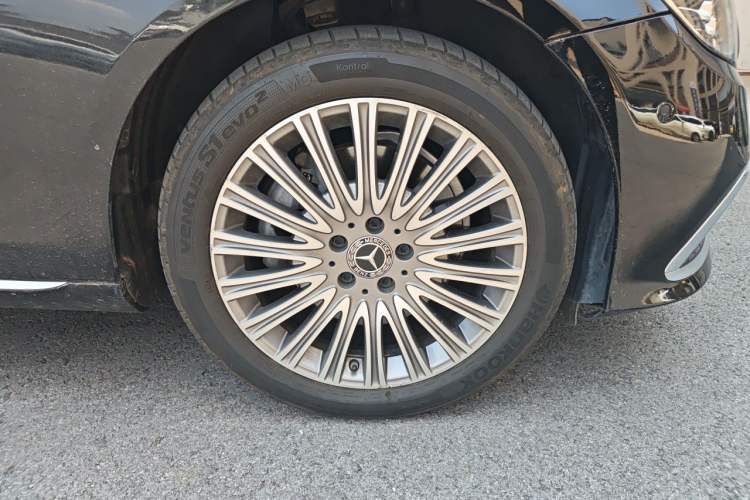 Used Mercedes-Benz E-Class 2022 E 300 L Stylish Model Right Front Wheel Hub