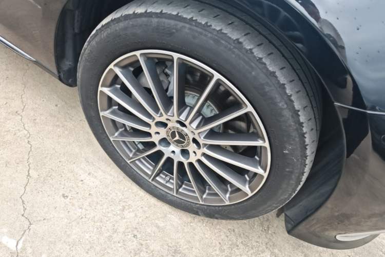 Used Mercedes-Benz E-Class 2022 E 260 L Right Front Wheel Hub