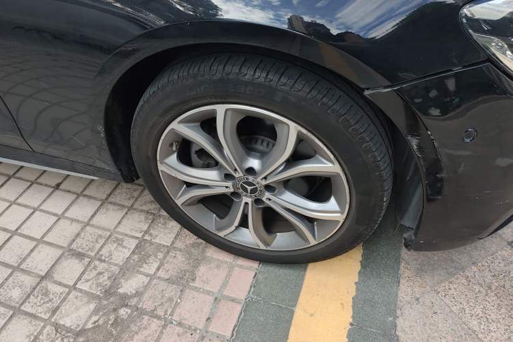 Used Mercedes-Benz E-Class 2022 Revised Version E 300 L Sporty and Stylish Edition Right Front Wheel Hub