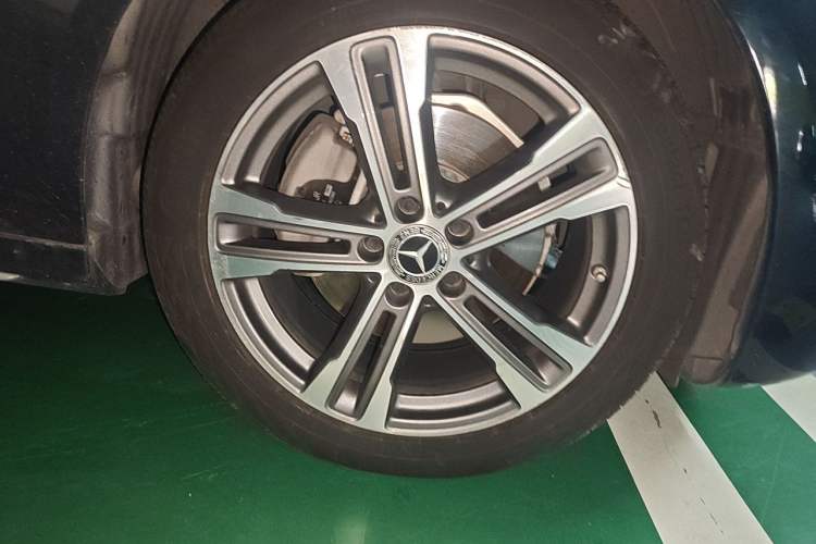 Used Mercedes-Benz E-Class 2022 Restyled E 260 L Sport Edition Right Front Wheel Hub