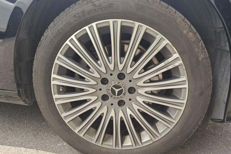 Used Mercedes-Benz E-Class 2022 Updated E 300 L Stylish Edition Right Front Wheel Hub