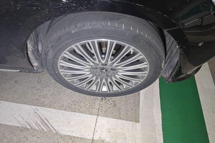 Used Mercedes-Benz E-Class 2022 Second Facelift E 300 L Fashion Edition Right Front Wheel Hub