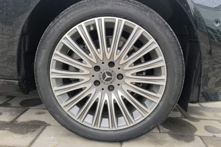 Used Mercedes-Benz E-Class 2022 E 300 L Stylish Model Right Front Wheel Hub