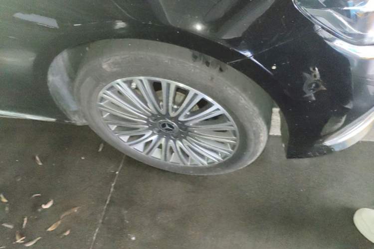 Used Mercedes-Benz E-Class 2022 E 300 L Stylish Model Right Front Wheel Hub