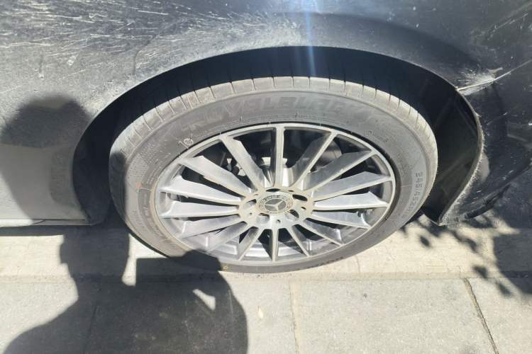 Used Mercedes-Benz E-Class 2022 E 260 L Right Front Wheel Hub