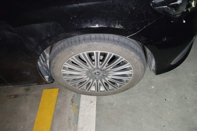 Used Mercedes-Benz E-Class 2022 Revised Version E 300 L Fashion Edition Right Front Wheel Hub