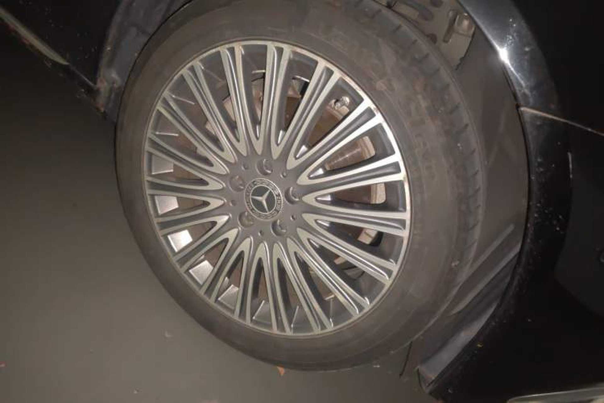 Used Mercedes-Benz E-Class 2022 Revised Version E 300 L Fashion Edition Right Front Wheel Hub