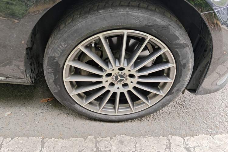 Used Mercedes-Benz E-Class 2022 Second Facelift E 260 L Right Front Wheel Hub