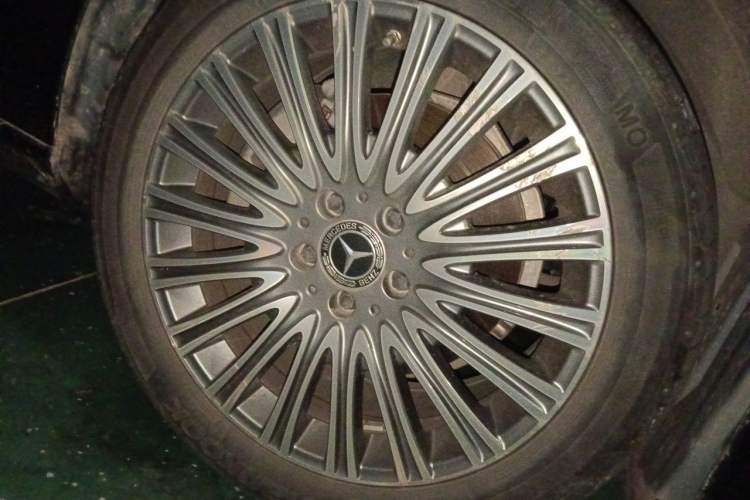 Used Mercedes-Benz E-Class 2022 Updated E 300 L Stylish Edition Right Front Wheel Hub