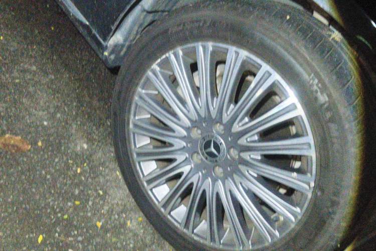 Used Mercedes-Benz E-Class 2022 Updated E 300 L Luxury Edition Right Front Wheel Hub