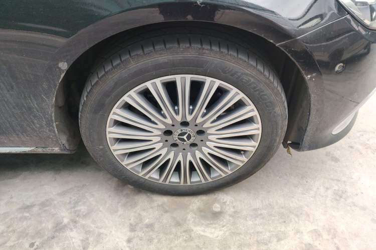 Used Mercedes-Benz E-Class 2022 Revised Version E 300 L Fashion Edition Right Front Wheel Hub