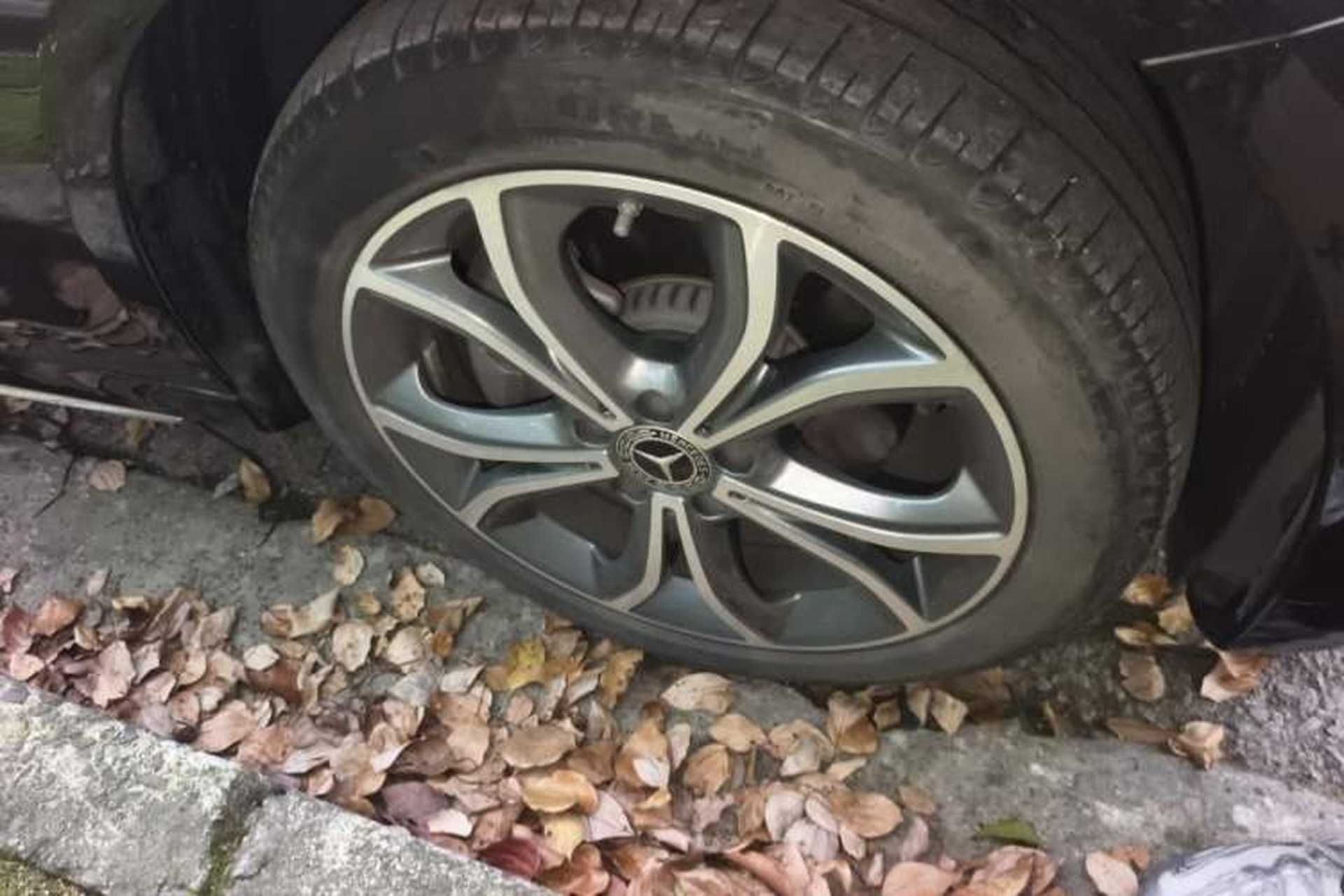 Used Mercedes-Benz E-Class 2022 Revised Version E 300 L Sporty and Stylish Edition Right Front Wheel Hub