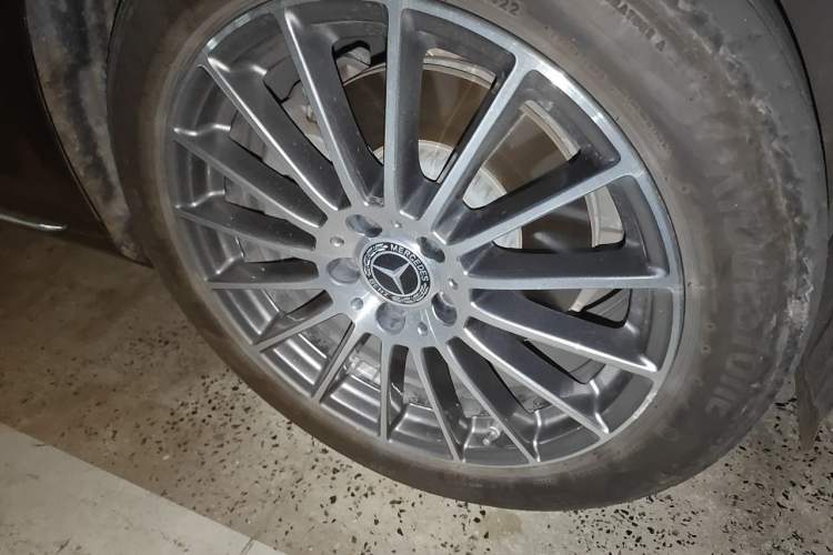 Used Mercedes-Benz E-Class 2022 Second Facelift E 260 L Right Front Wheel Hub