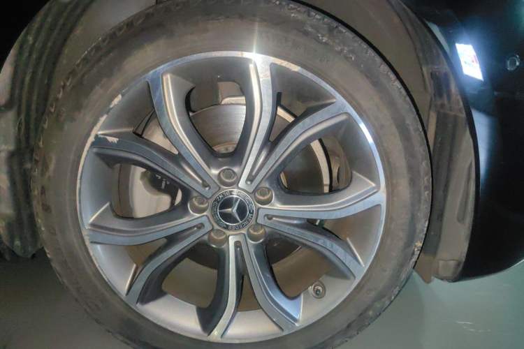 Used Mercedes-Benz E-Class 2022 Revised E 300 L Sporty and Stylish Edition Right Front Wheel Hub