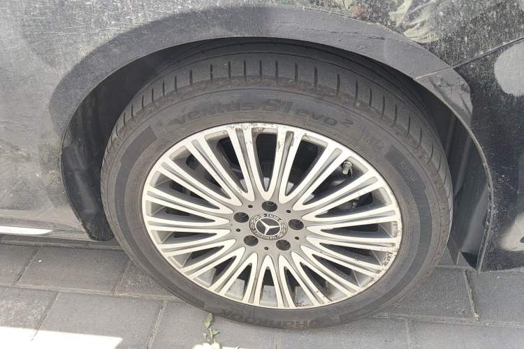 Used Mercedes-Benz E-Class 2022 Revised Version E 300 L Luxury Edition Right Front Wheel Hub