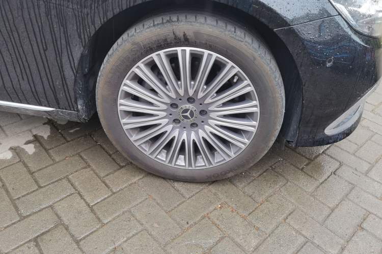 Used Mercedes-Benz E-Class 2022 E 300 L Stylish Model Right Front Wheel Hub