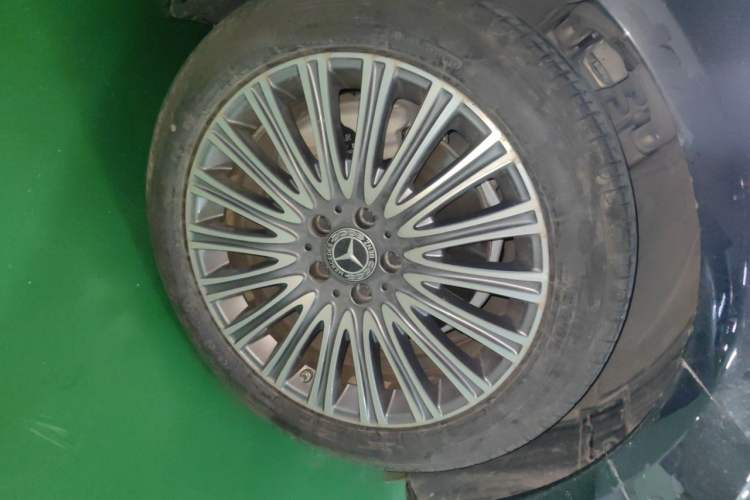 Used Mercedes-Benz E-Class 2022 Revised Version E 300 L Luxury Edition Right Front Wheel Hub