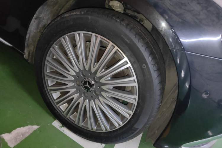 Used Mercedes-Benz E-Class 2022 Updated E 300 L Luxury Edition Right Front Wheel Hub