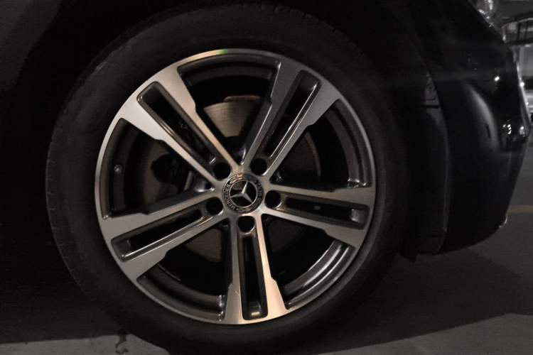 Used Mercedes-Benz E-Class 2022 Restyled E 260 L Sport Edition Right Front Wheel Hub