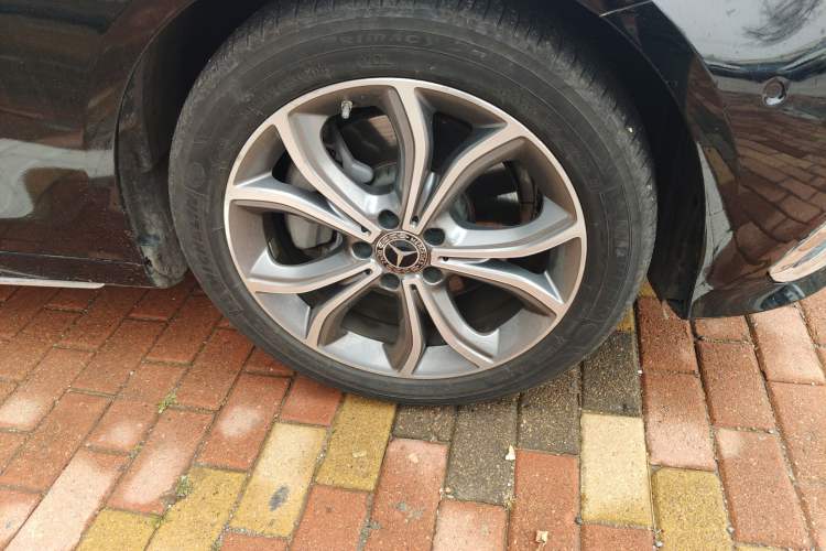 Used Mercedes-Benz E-Class 2022 Revised E 300 L Sport Luxury Edition Right Front Wheel Hub