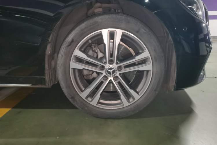 Used Mercedes-Benz E-Class 2022 E 260 L Sport Edition Right Front Wheel Hub