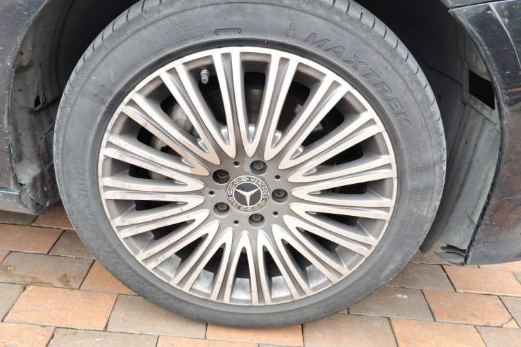 Used Mercedes-Benz E-Class 2022 Second Facelift E 300 L Luxury Edition Right Front Wheel Hub