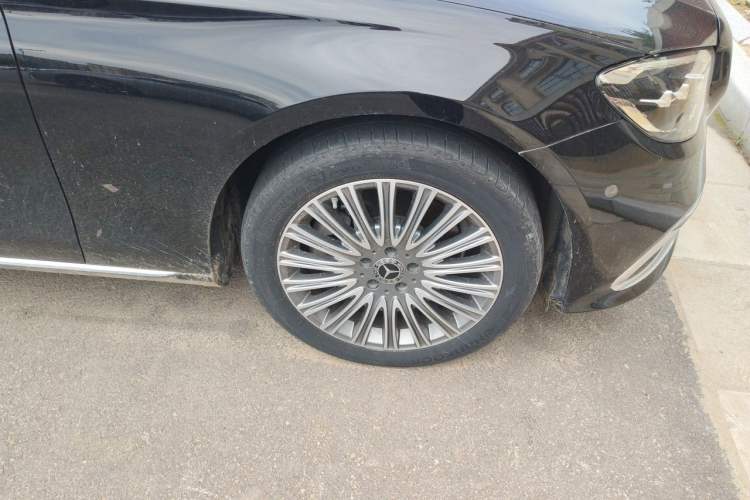 Used Mercedes-Benz E-Class 2022 Revised Version E 300 L Fashion Edition Right Front Wheel Hub