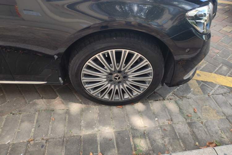 Used Mercedes-Benz E-Class 2022 E 300 Luxury Sport Edition Right Front Wheel Hub