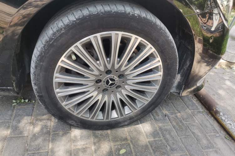 Used Mercedes-Benz E-Class 2022 Updated E 300 L Stylish Edition Right Front Wheel Hub