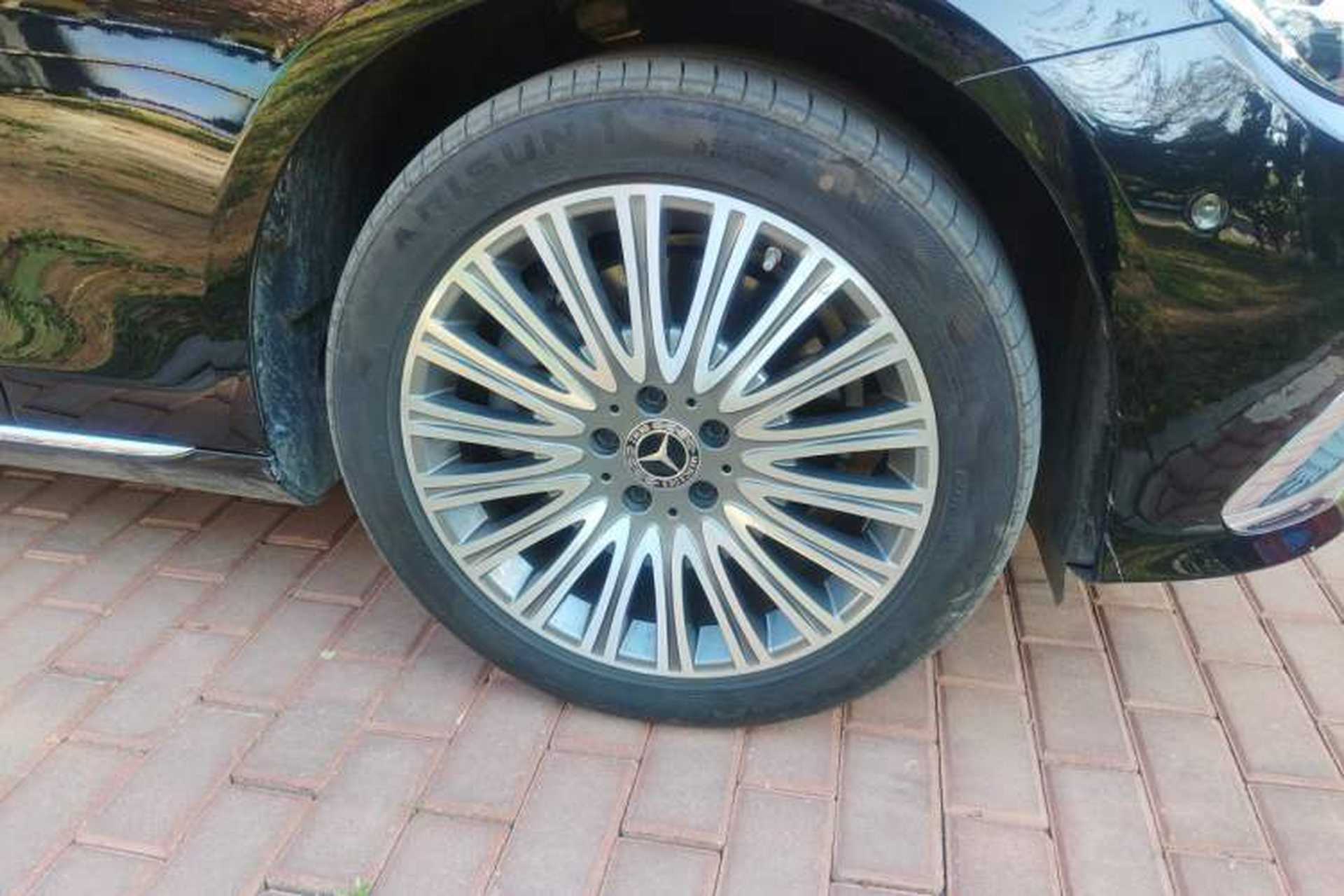 Used Mercedes-Benz E-Class 2022 Second Facelift E 300 L Fashion Edition Right Front Wheel Hub