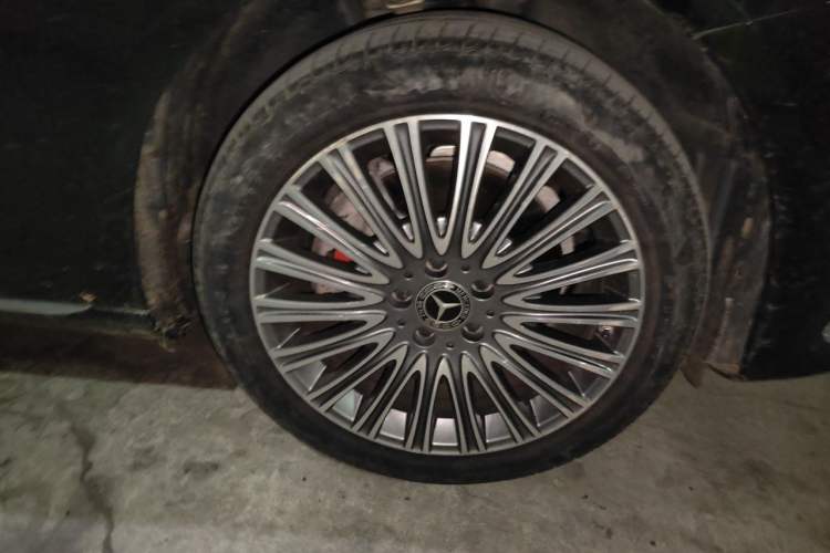 Used Mercedes-Benz E-Class 2022 Revised Version E 300 L Fashion Edition Right Front Wheel Hub