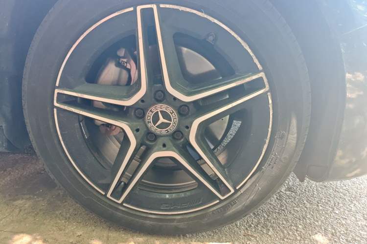 Used Mercedes-Benz E-Class 2022 E 260 Stylish Sports Edition Right Front Wheel Hub