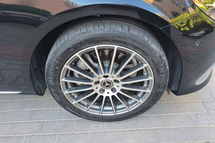 Used Mercedes-Benz E-Class 2022 E 260 L Right Front Wheel Hub